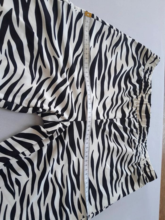 Très beau pantalon zèbre moulant évasé tout doux neuf taille M ou L Noisy May - photo numéro 8