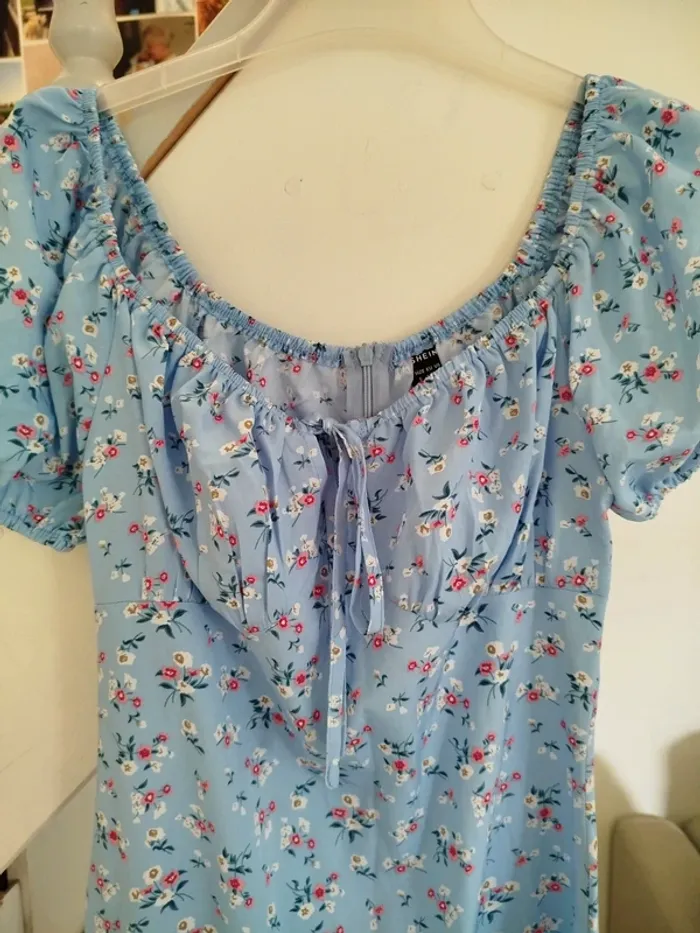 Robe longue a fleurs - photo numéro 2
