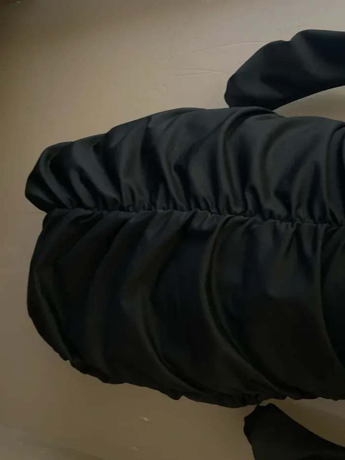 Robe noir - photo numéro 3