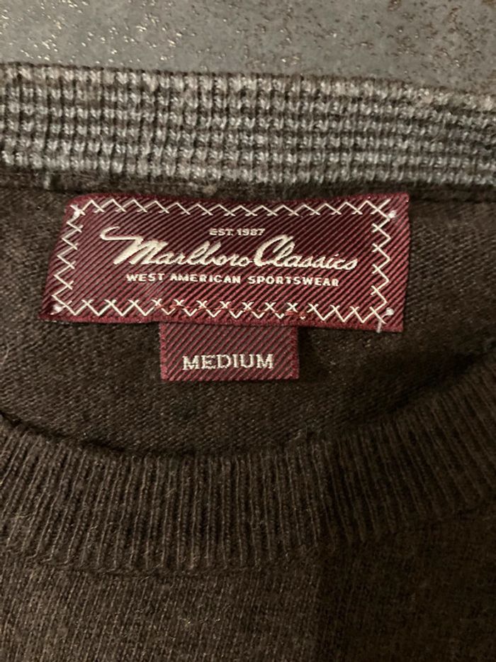 Pull Malboro Classic taille M - photo numéro 4