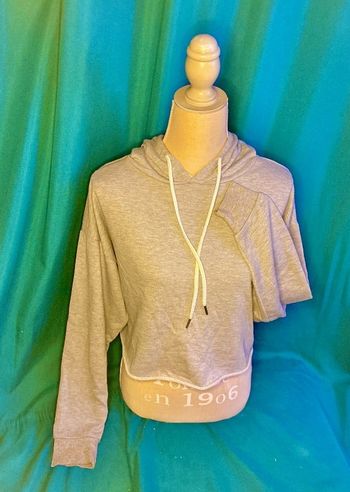 Sweat gris avec perles « confident » taille 38 m #jennyfer