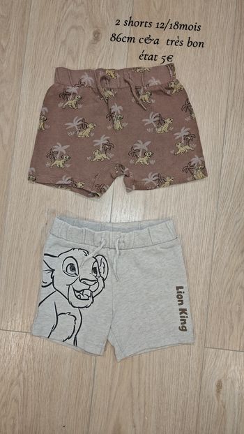 2 Shorts 12/18mois C&A 