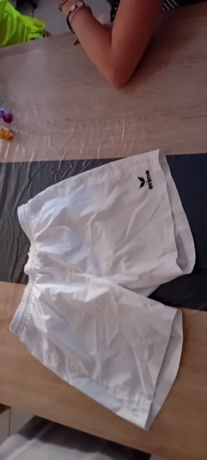 Joli short de bain blanc en très bon état erima 14 ans