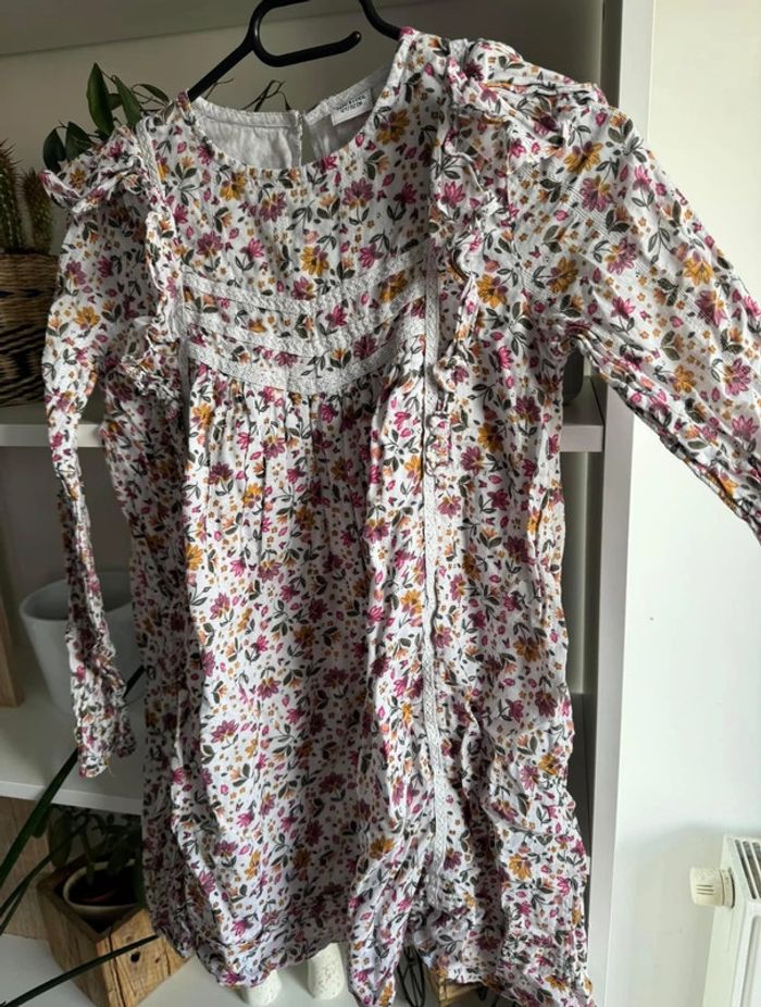 Robe fleurie tape à l œil - photo numéro 2