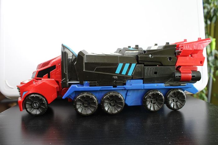 Hasbro camion transformer Optimus Prime - photo numéro 2