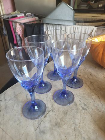 5 verres à pied