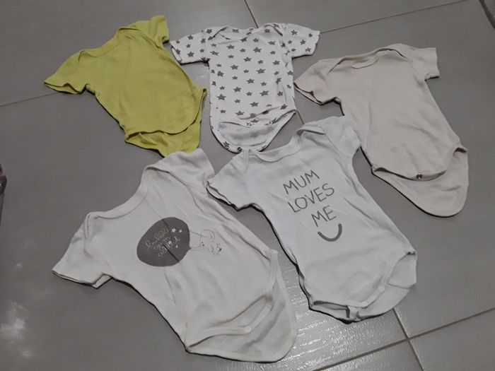 Lot de 5 bodies