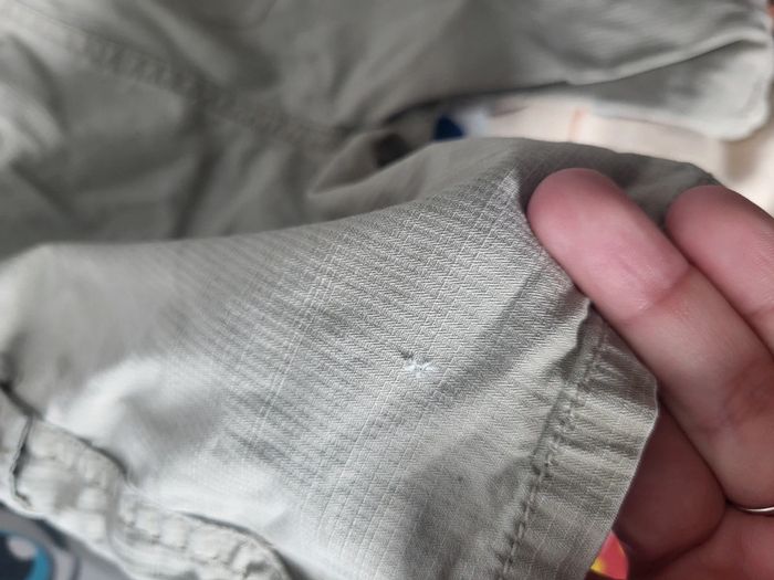 Short 6 ans ,petit fil  de tiré - photo numéro 4