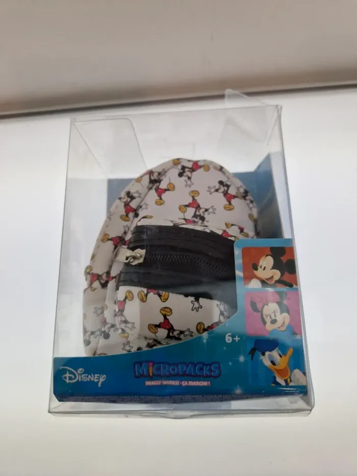 D295-Disney Store Mickey Mouse Surprise Stationery Micropack
