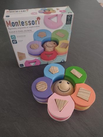 Fleur d'éveil en bois