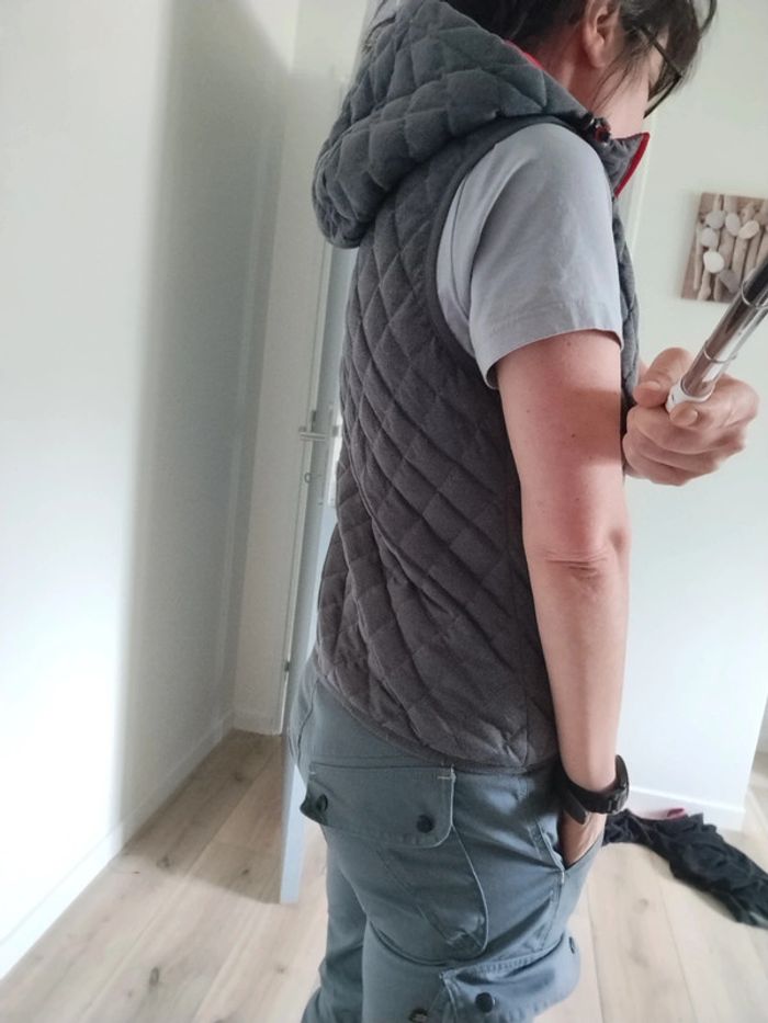 Doudoune sans manche avec capuche - photo numéro 2