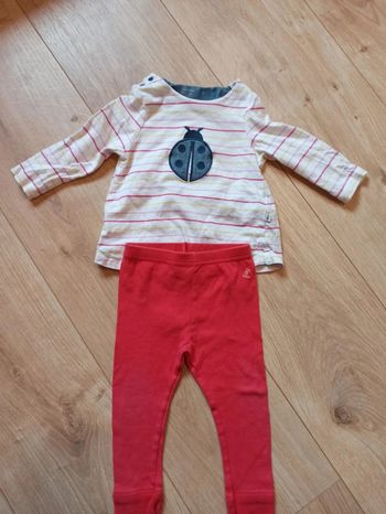 Ensemble leggings et t-shirt manches longues