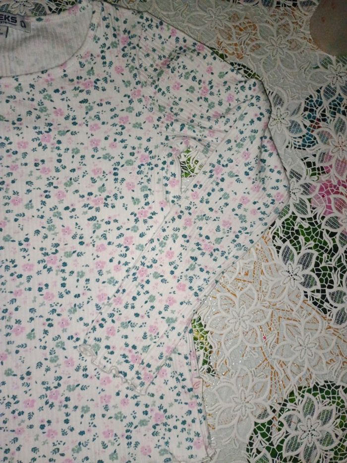 Haut a fleurs - photo numéro 4