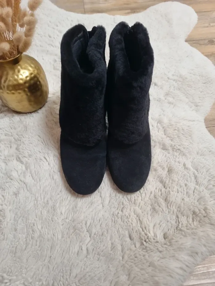 Bottines fourrures Minelli taille 38 - photo numéro 4