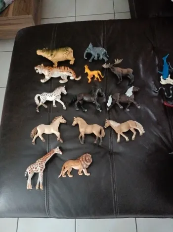 Figurines 4 euros l unité