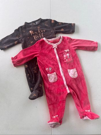 Lot de 2 pyjamas velours Disney sergent major  très bon état taille 3 mois