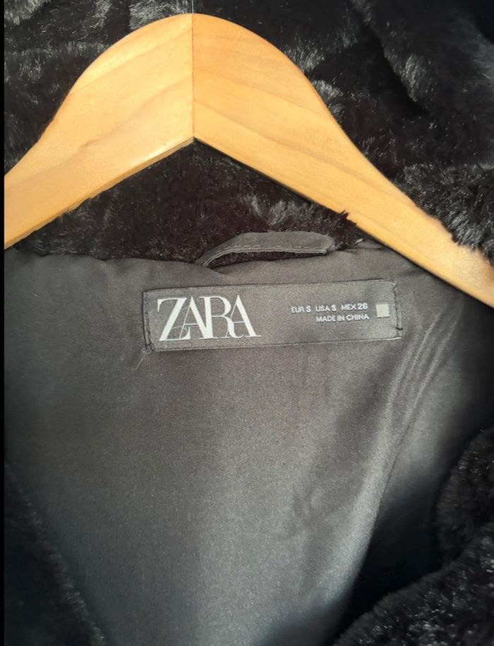 🎁prix en baisse aujourd’hui 🎁 Superbe veste à capuche noire  / bombers Zara en fausse fourrure - photo numéro 14