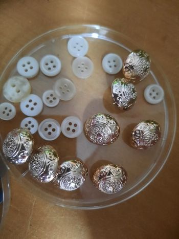 Lot boutons blanc nacre doré rond