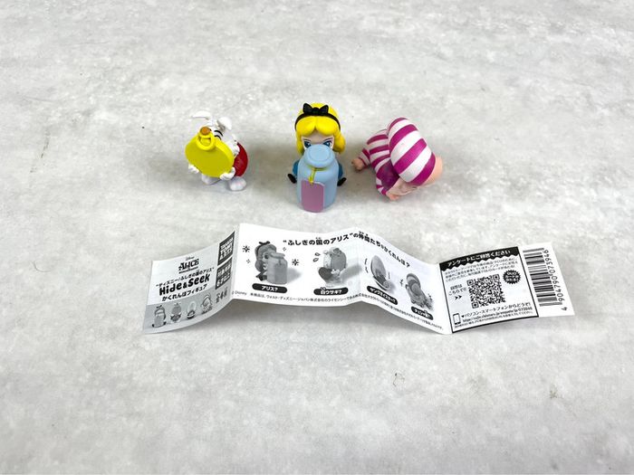 Lot de 3 figurines Alice aux pays des merveilles Disney Japon - photo numéro 3