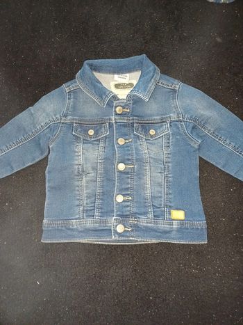 Veste en jean tape à l'œil