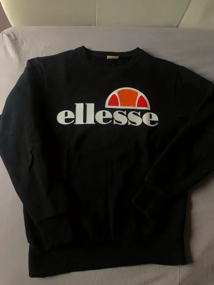 pull ellesse noir