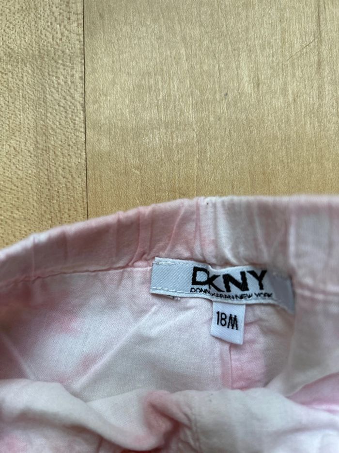 Short DKNY 18 mois - photo numéro 2
