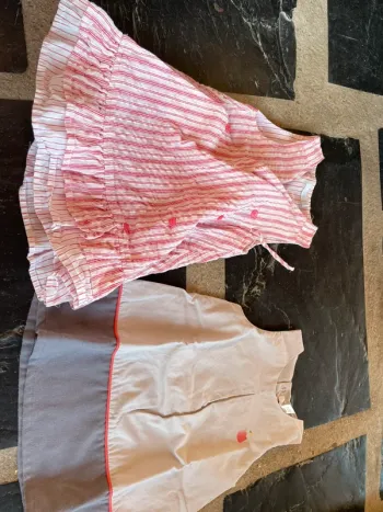 2 robes taille 6 mois marque obaibi