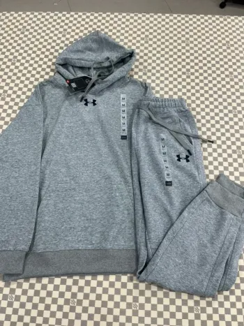 Ensemble pull Under Armour