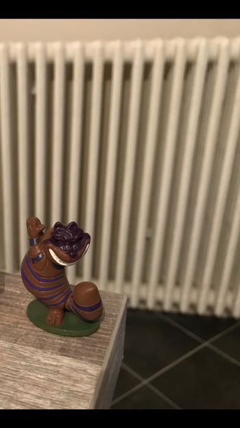 Figurine chat cheshire Alice au pays des merveilles