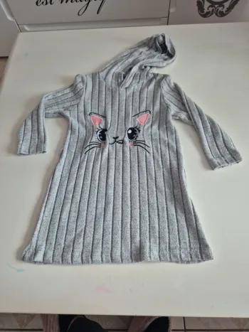 Robe chat