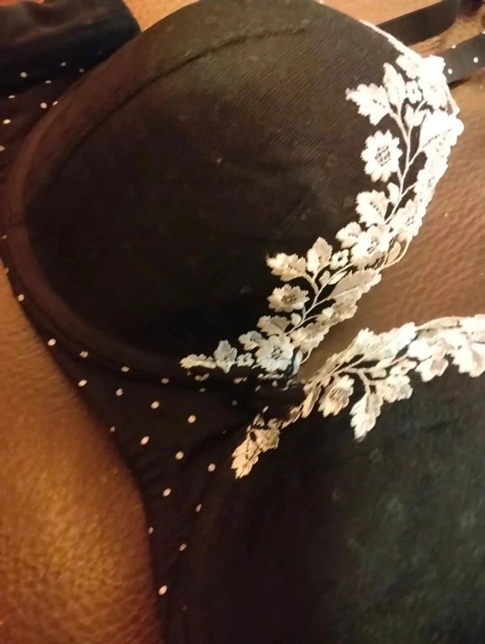 Soutien-gorge noir et blanc Promise bonnets coques 95E - photo numéro 3