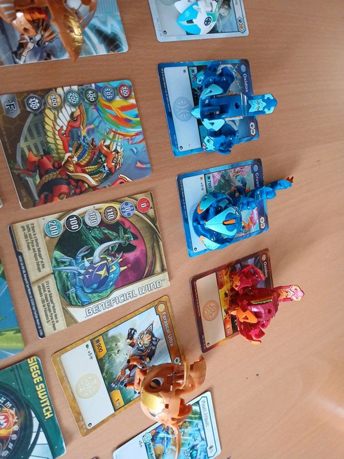 Lot de 15 bakugan + cartes magnetiques + cartes collection - photo numéro 3