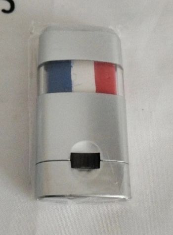 Stick maquillage tricolore neuf