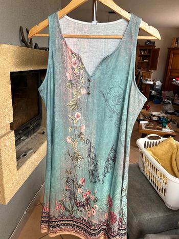 Robe sans manches fond vert