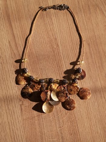 Collier coquillages vert pastel. Style bohème