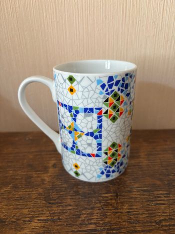 tasse (mug) motif mosaïque Antoni Gaudi