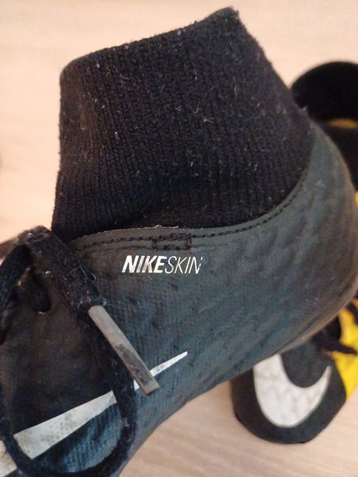 Chaussures de foot 32 nike - photo numéro 3