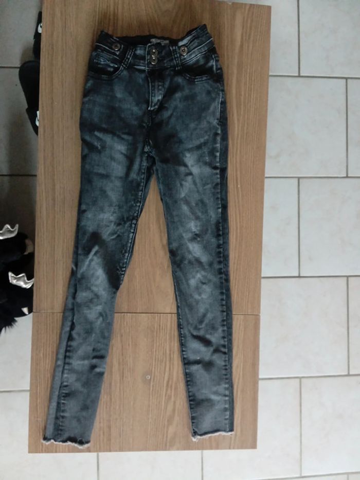 Jeans Taille haute miss Bon taille 34 - photo numéro 2