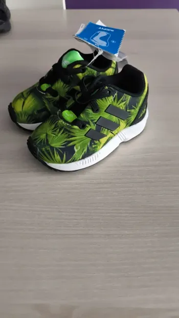 Basket adidas taille 20 neuf