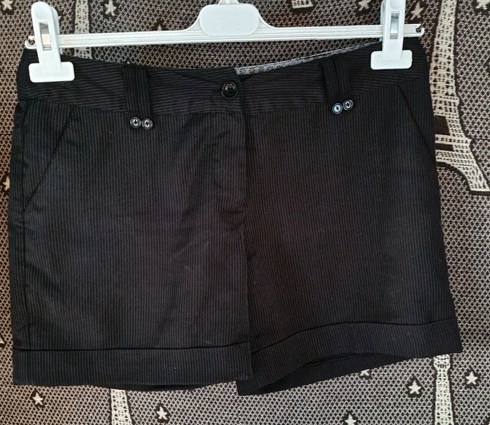 Short noir à rayures 38