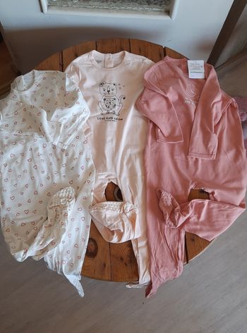 Lot de 3 pyjamas VertBaudet 24 mois neuf