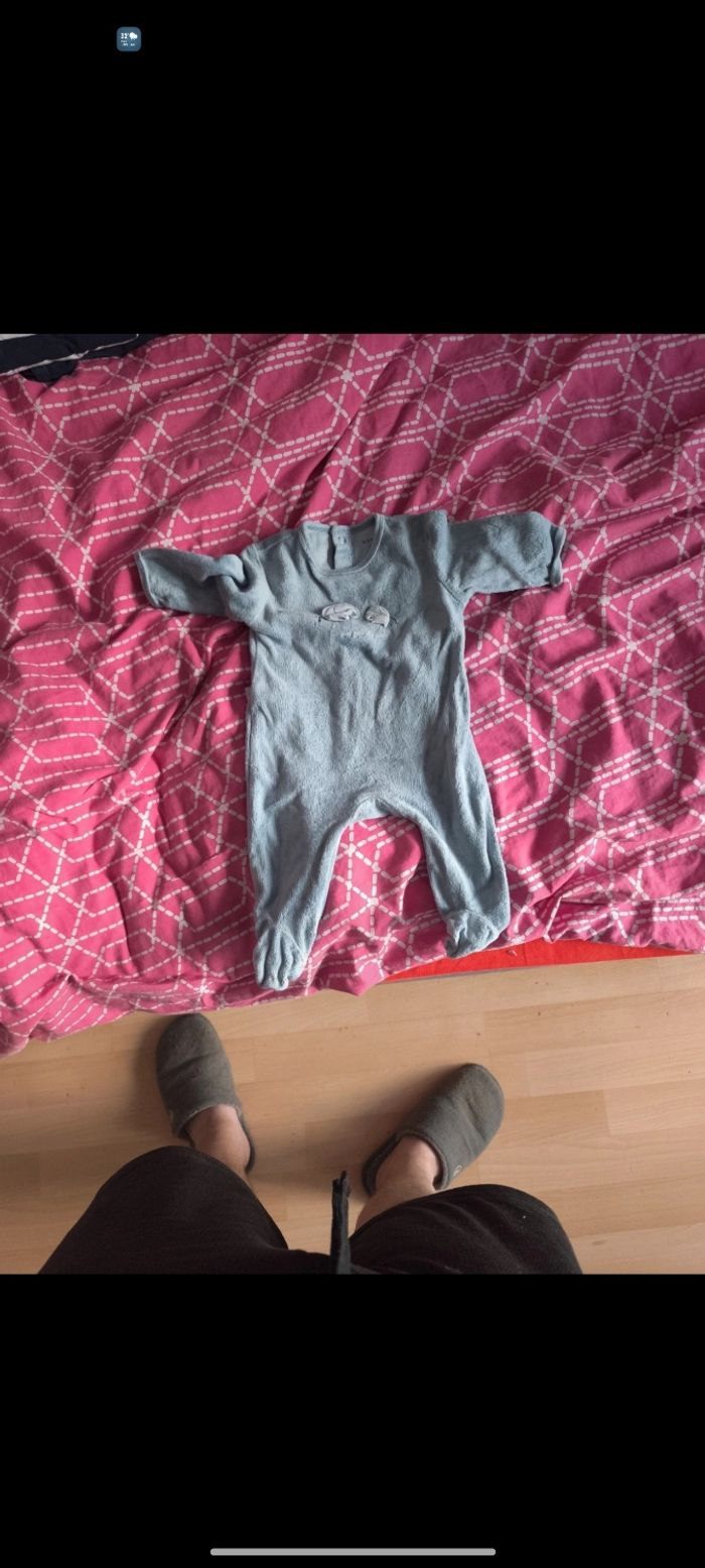 Pyjama 3 mois en excellent état
