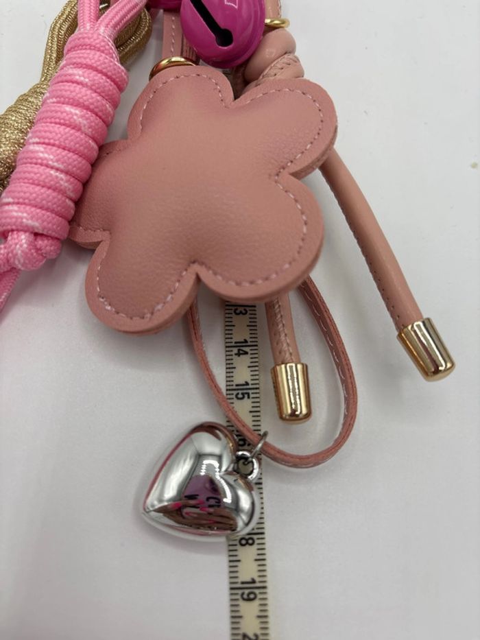 Grigri / bijou de sac rose fleur - photo numéro 4