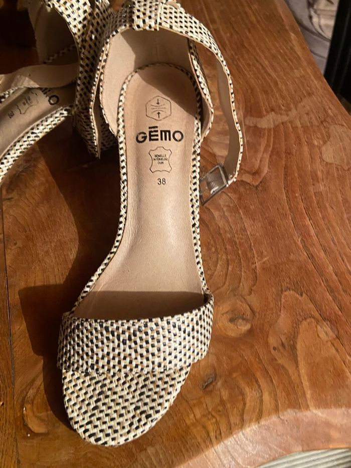 Nu pieds femme - photo numéro 2