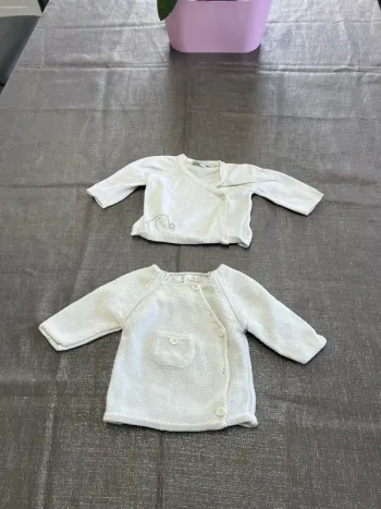 Lot de 2 gilets naissance