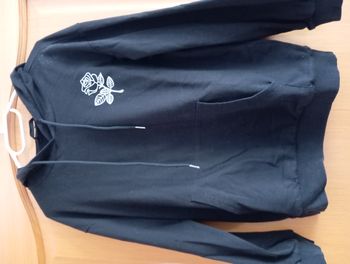 sweet à capuche avec poche kangourou