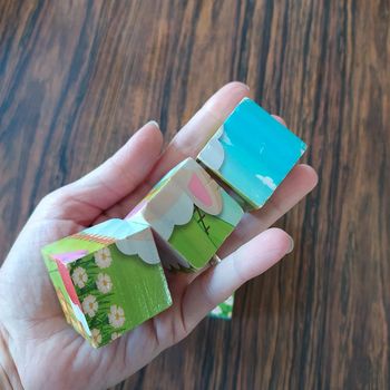 Cube en bois animaux