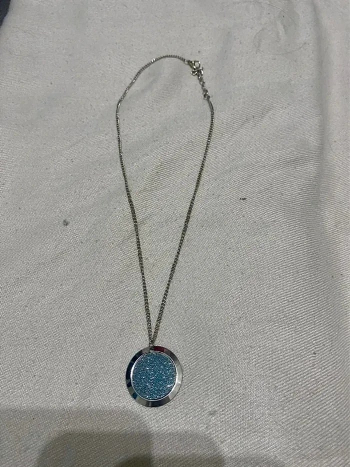 Collier fantaisie sautoir mi long rond pailleté argenté - photo numéro 2