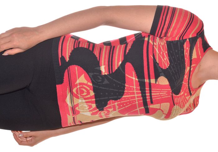 pull fin manches courtes ajusté rouge et noir à motifs taille S col rond - photo numéro 2