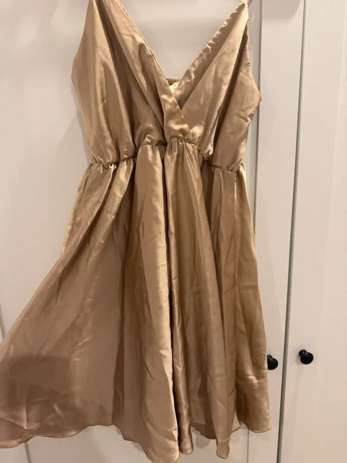 Robe cérémonie satin dorée